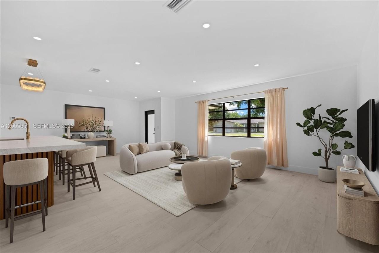 401 Sw 63rd Ter - Photo 5 of 42