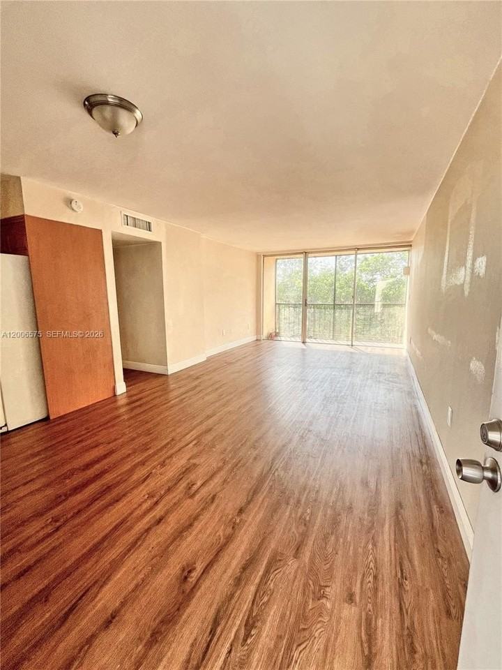 8870 Fontainebleau Blvd #409