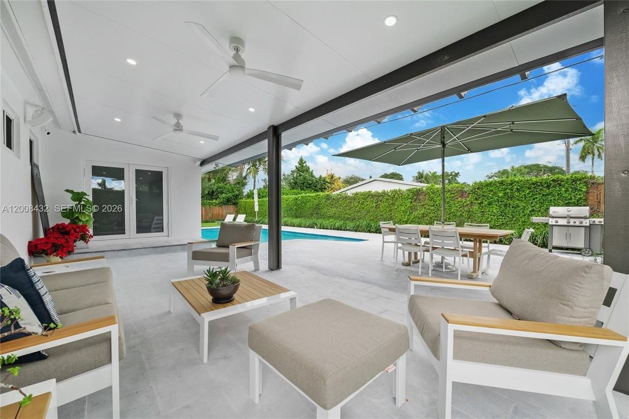 5715 Sw 56th Ter #0 - Photo 3 of 27