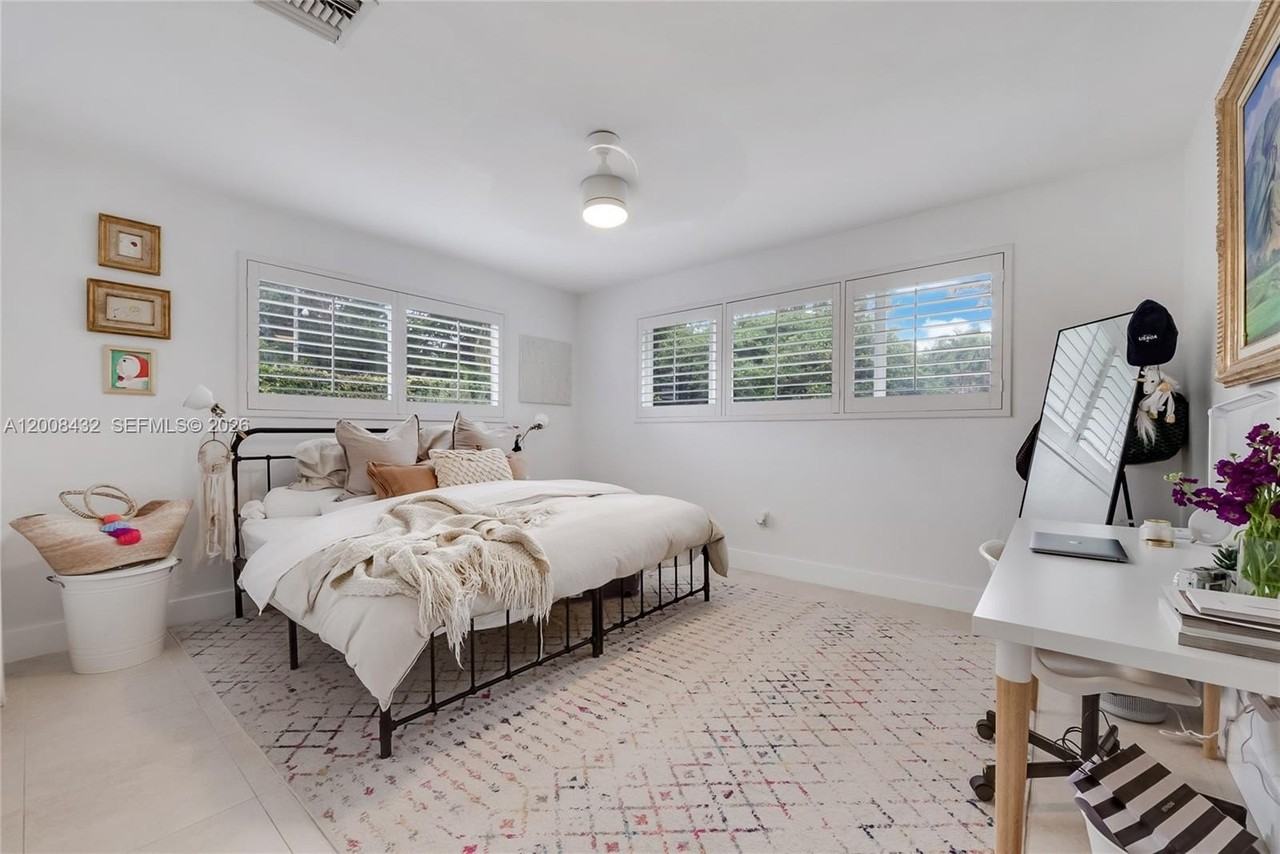 5715 Sw 56th Ter #0 - Photo 6 of 27