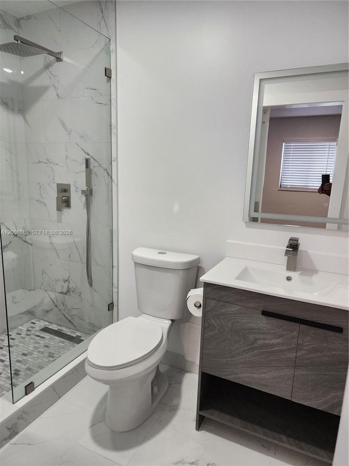 8701 Sw 36th St - Photo 5 of 9