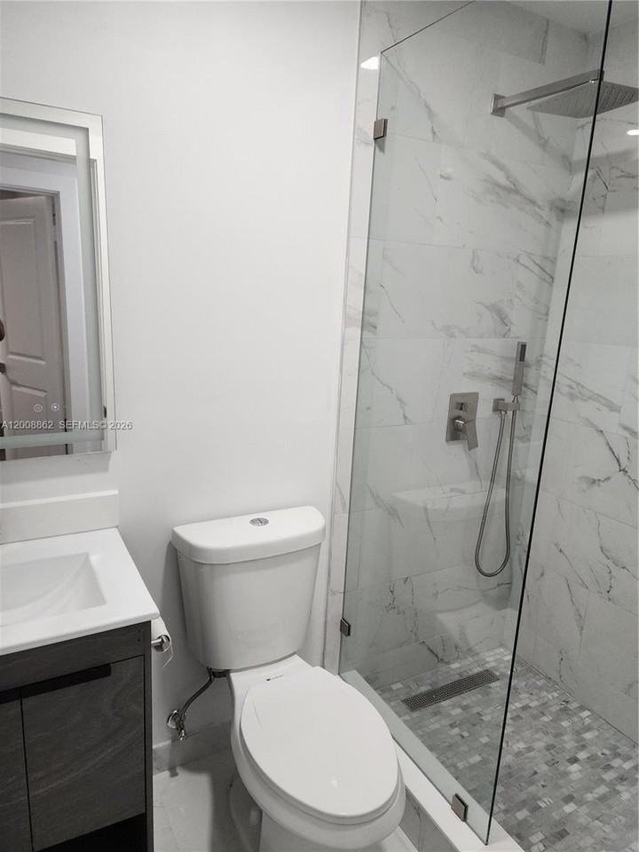 8701 Sw 36th St - Photo 7 of 9