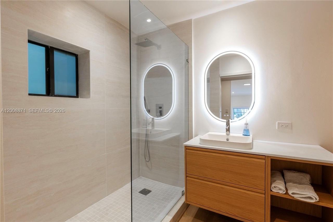 3021 Coconut Grove Dr #3021 - Photo 7 of 31