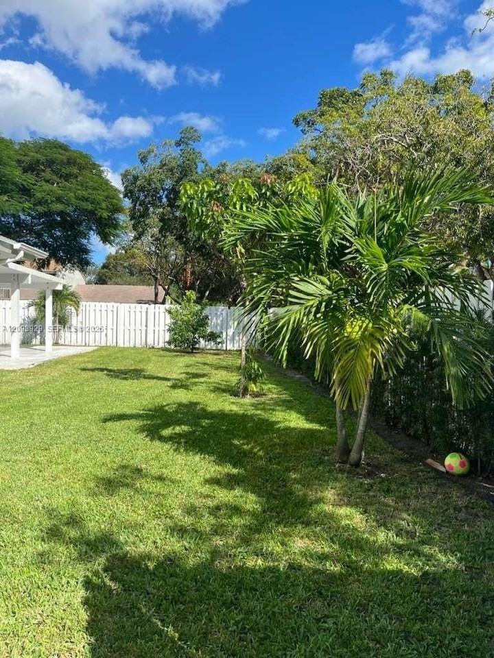 11121 Sw 110th Rd #11121 - Photo 2 of 17