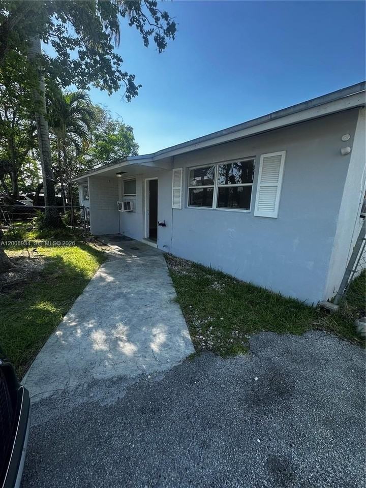 13421 Sw 268th St #13421 - Photo 2 of 19