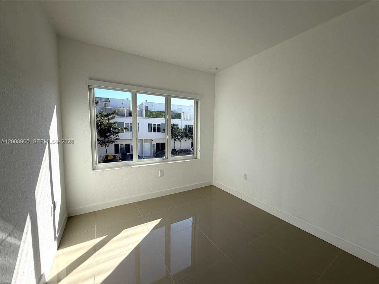 25823 Sw 145th Ave - Photo 7 of 18