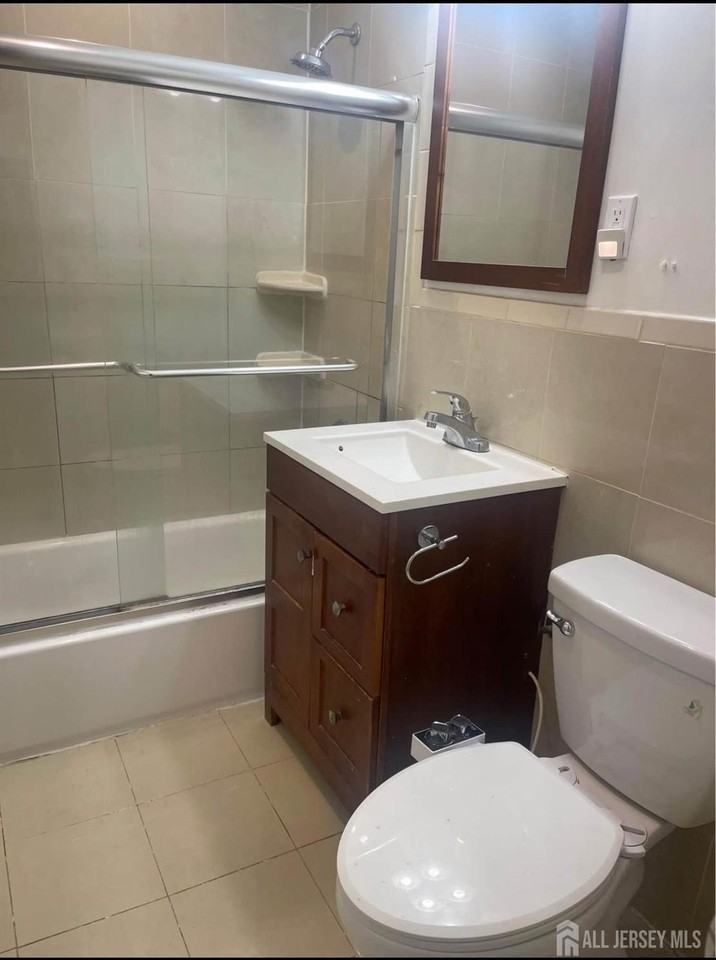 254 College Dr - Photo 5 of 6