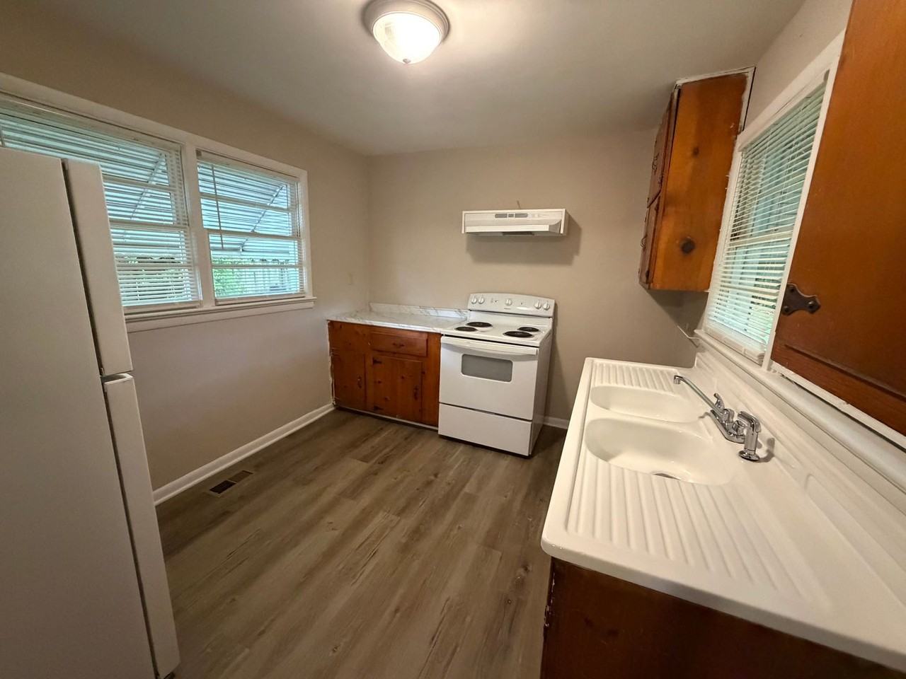 124 Holly St Se - Photo 3 of 14