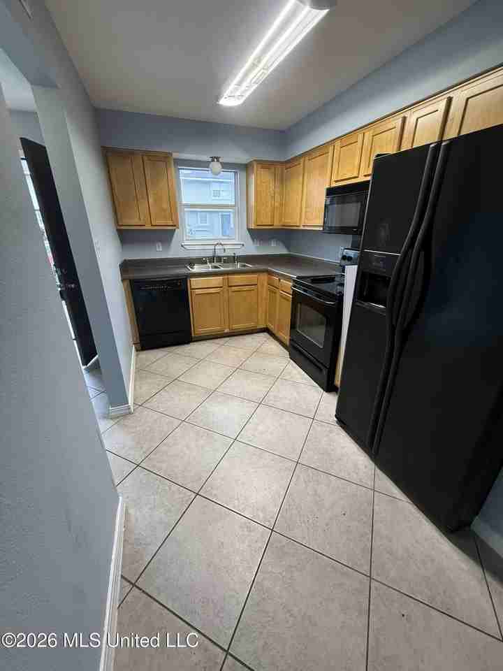 1625 Martin Bluff Rd Apt 53 - Photo 3 of 10