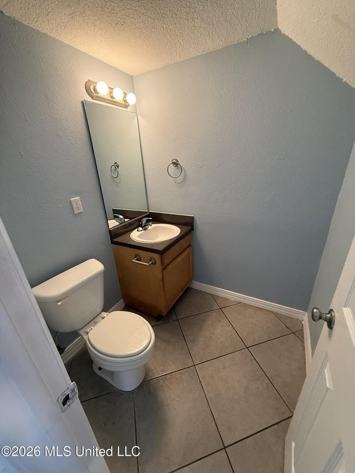 1625 Martin Bluff Rd Apt 53 - Photo 5 of 10