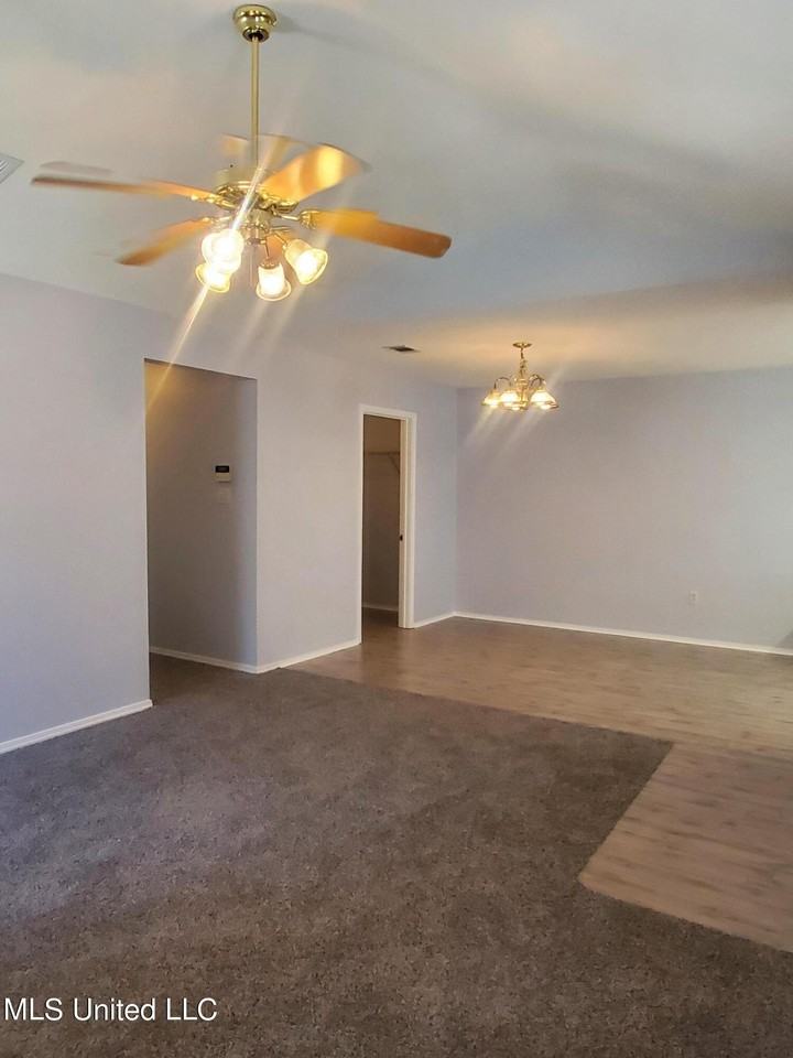 13181 Warren Dr - Photo 2 of 13