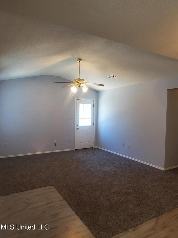 13181 Warren Dr - Photo 3 of 13