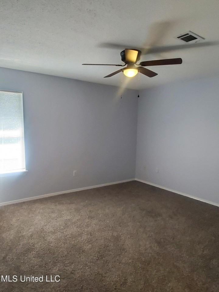 13181 Warren Dr - Photo 7 of 13