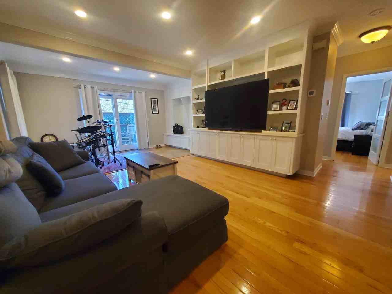 1156 Hope St #1 - Photo 6 of 8