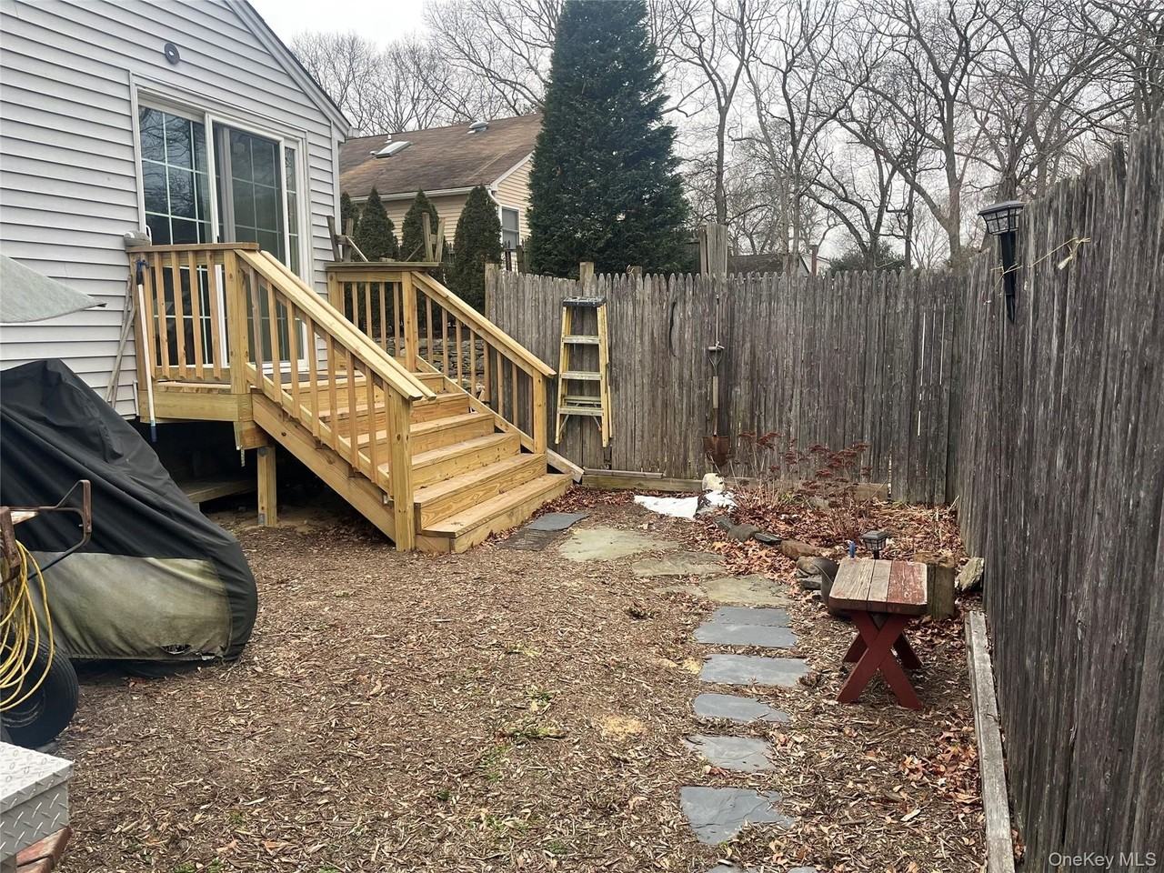 178 Adirondack Dr - Photo 3 of 30