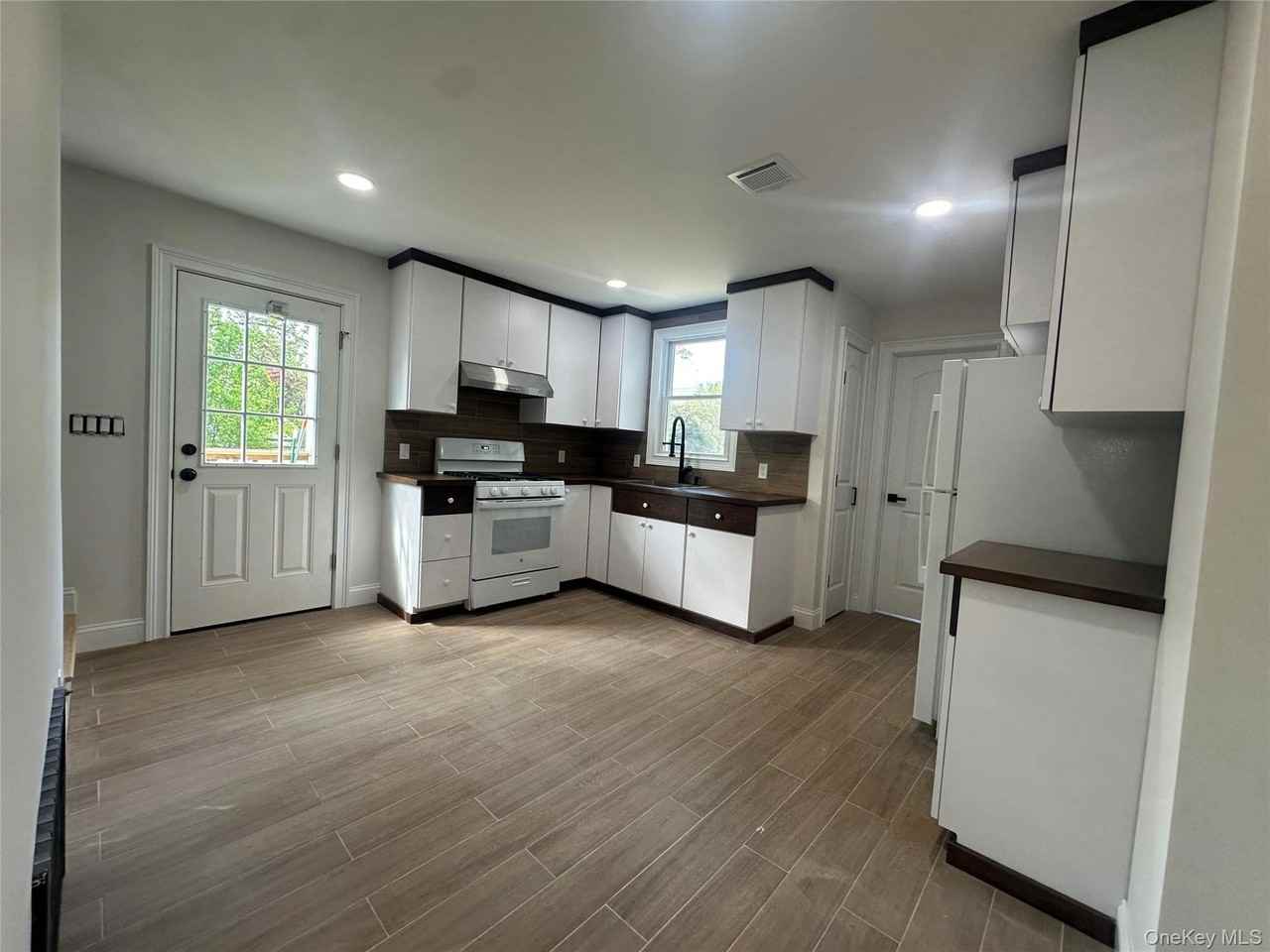 1 Alvin St #1 - Photo 4 of 11