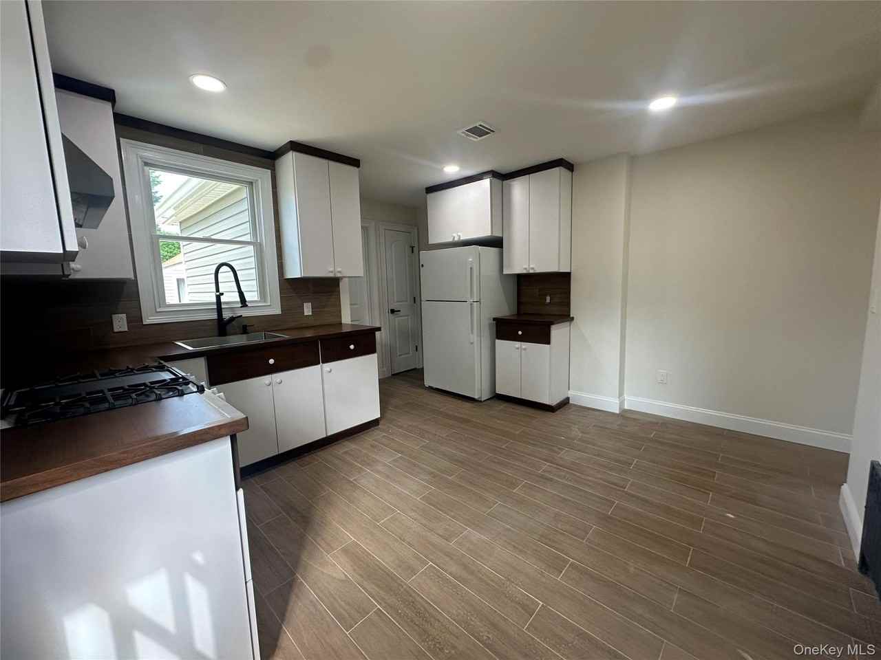 1 Alvin St #1 - Photo 5 of 11