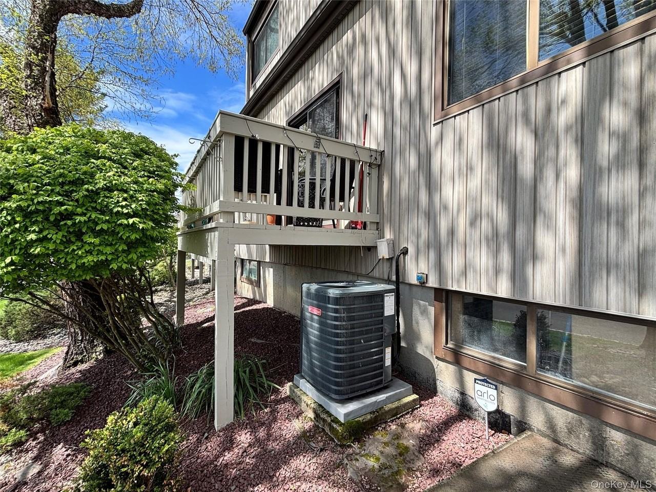 10 Sycamore Dr - Photo 4 of 28