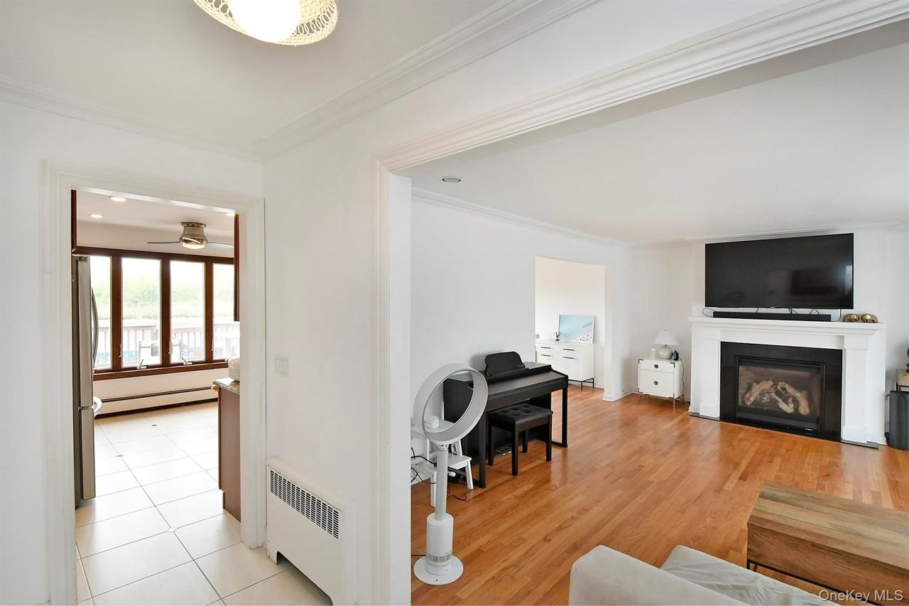 3544 Woodward St - Photo 4 of 22