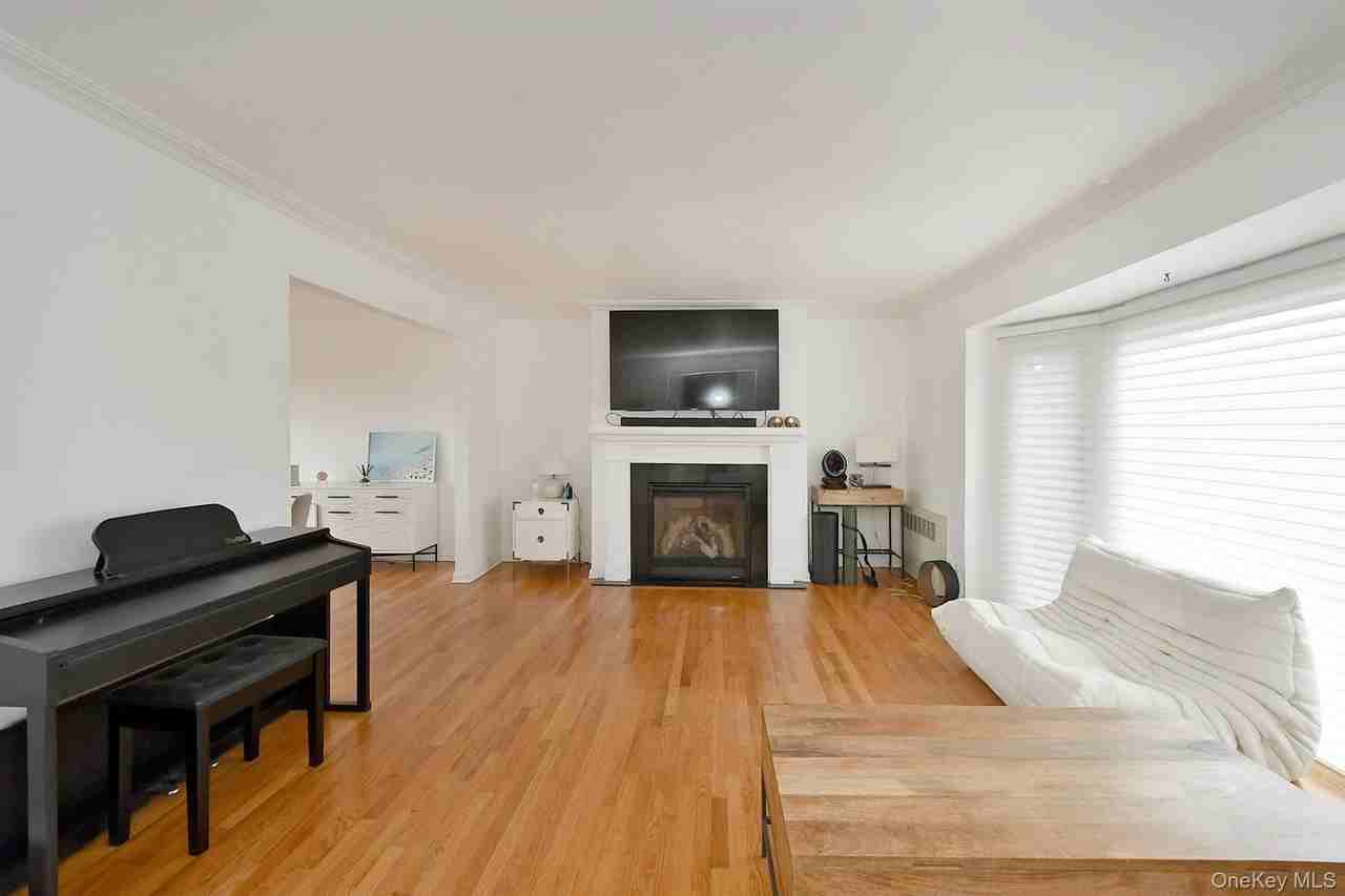 3544 Woodward St - Photo 5 of 22