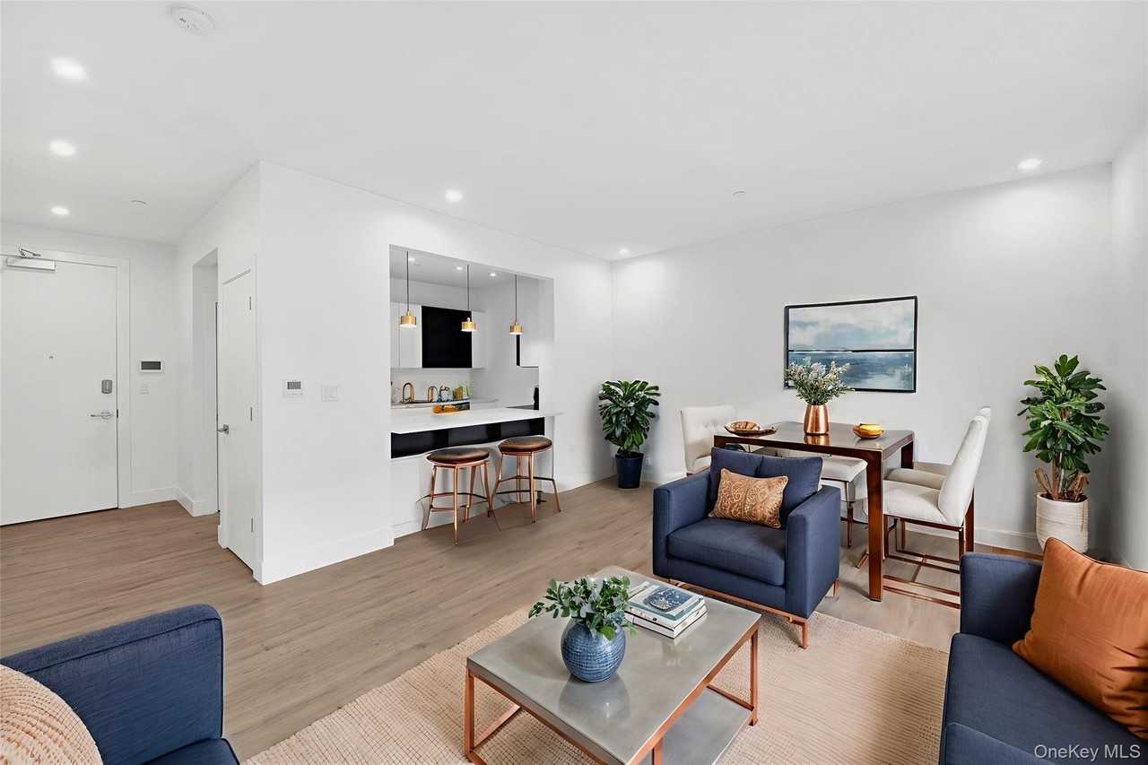 645 N Macquesten Pkwy #3G - Photo 3 of 33