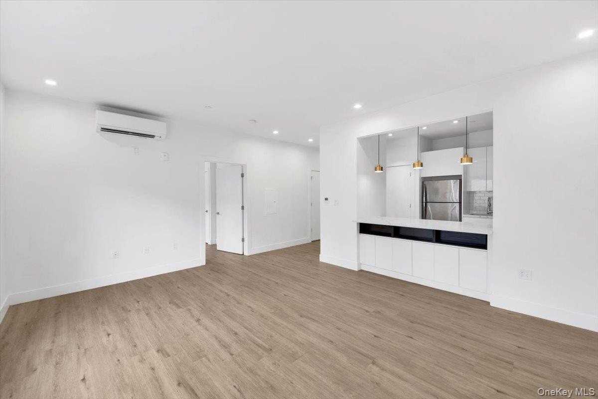 645 N Macquesten Pkwy #3G - Photo 5 of 33