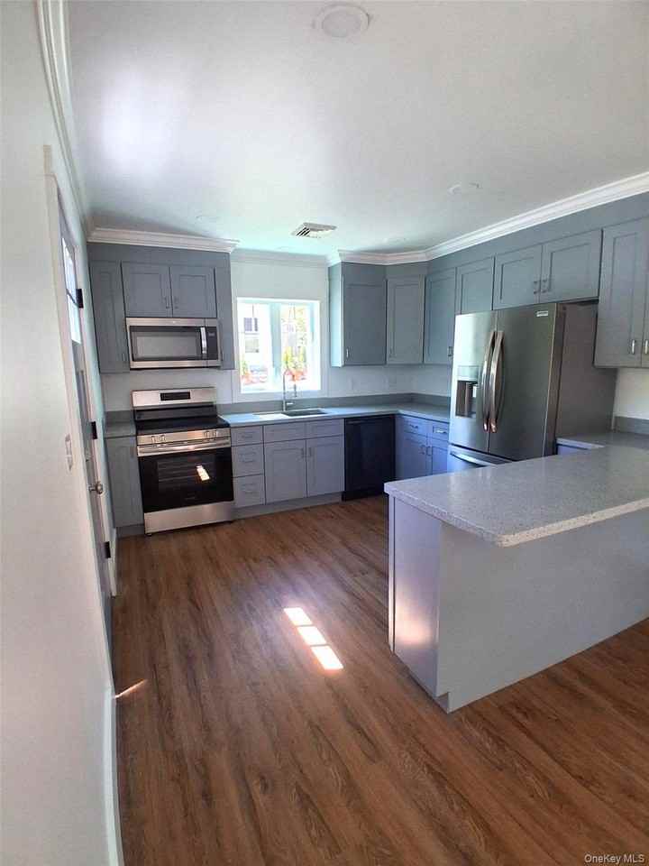 11 Cedar St - Photo 2 of 19