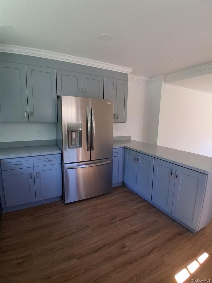 11 Cedar St - Photo 5 of 19