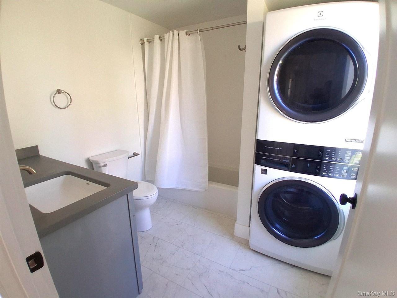 11 Cedar St - Photo 7 of 19