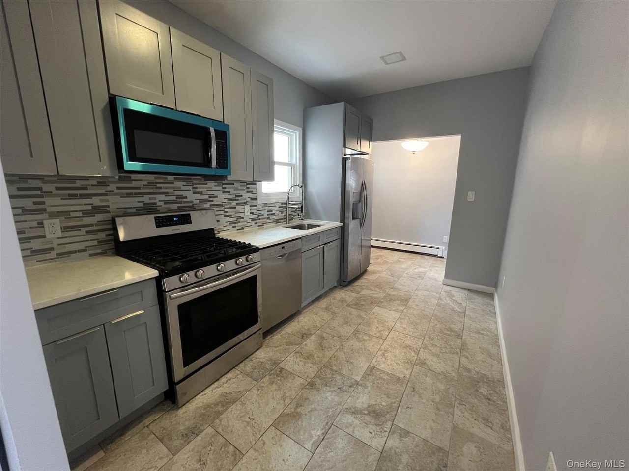 227 E Chester St - Photo 5 of 12