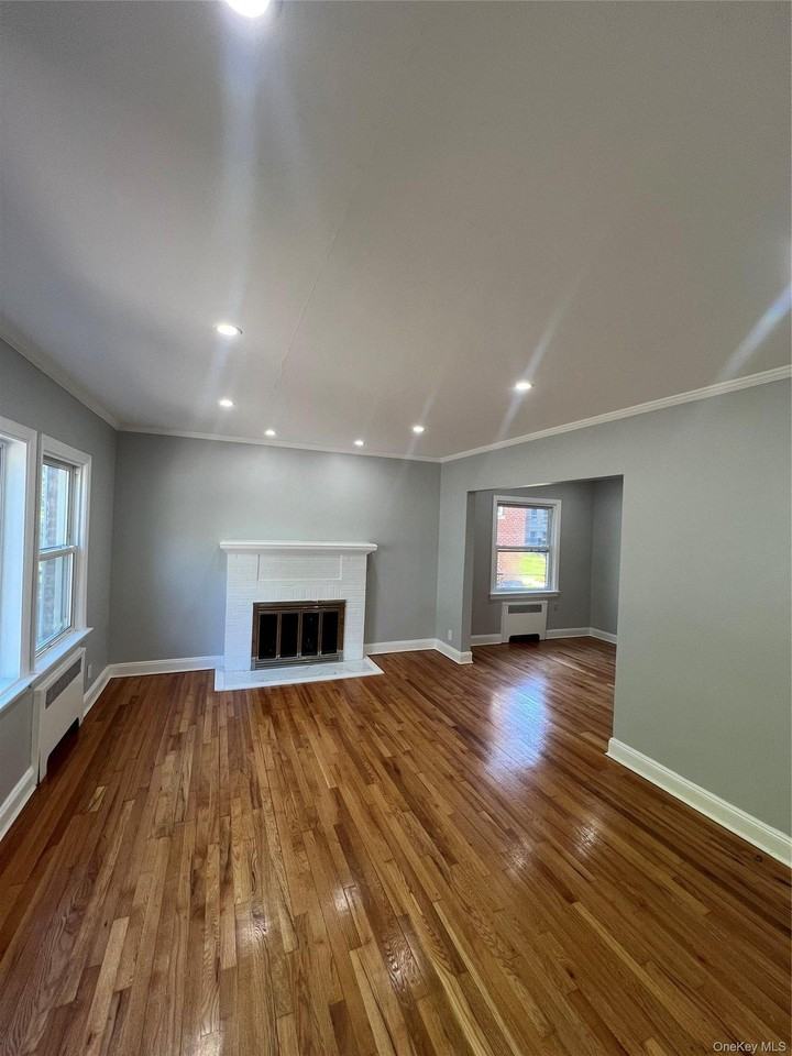 17031 Grand Central Pkwy #1stFL - Photo 3 of 22