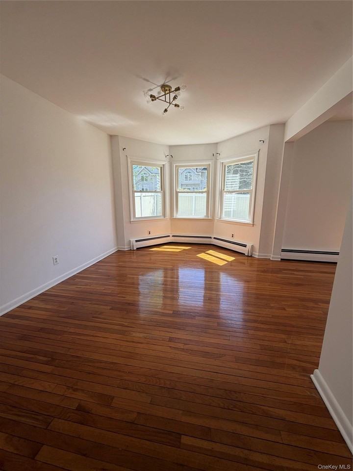 217 Greeley Ave - Photo 6 of 18