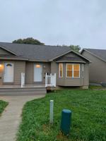 featured image of 927 W Wilson St