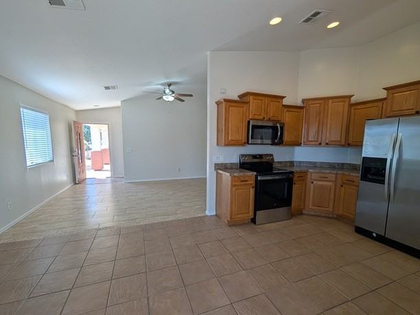 1204 W Prior Ave #1 - Photo 6 of 18