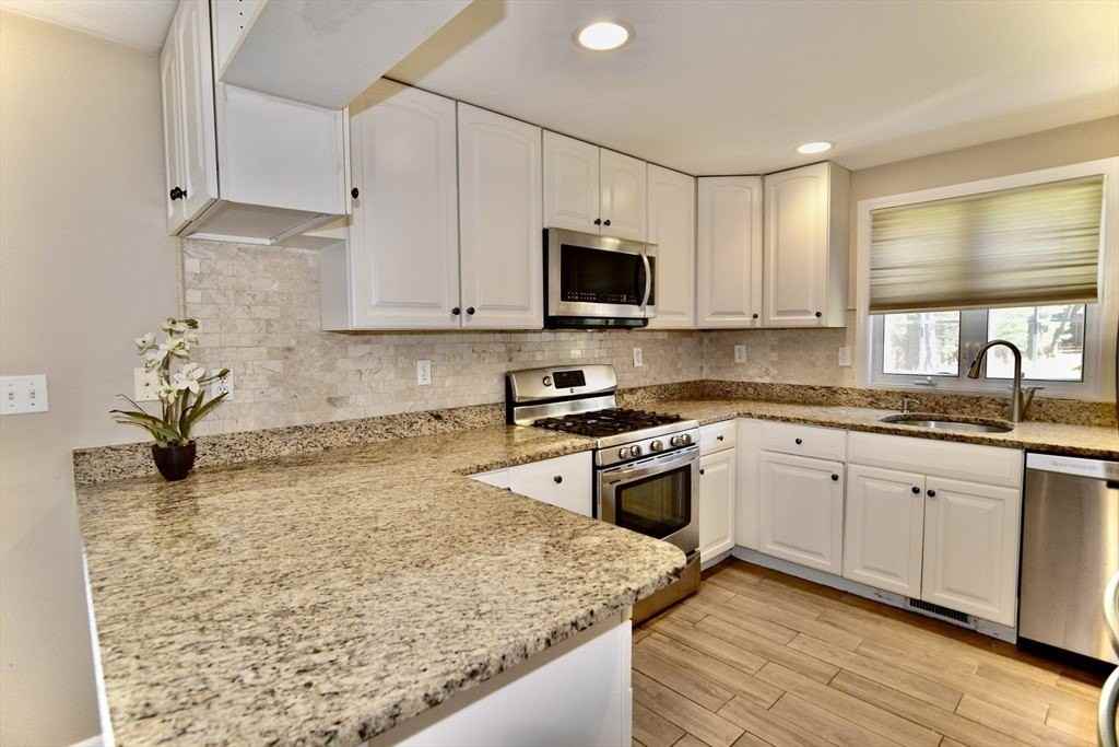 172 Edgehill Rd #172 - Photo 4 of 28