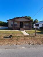 featured image of 523 E 8th St