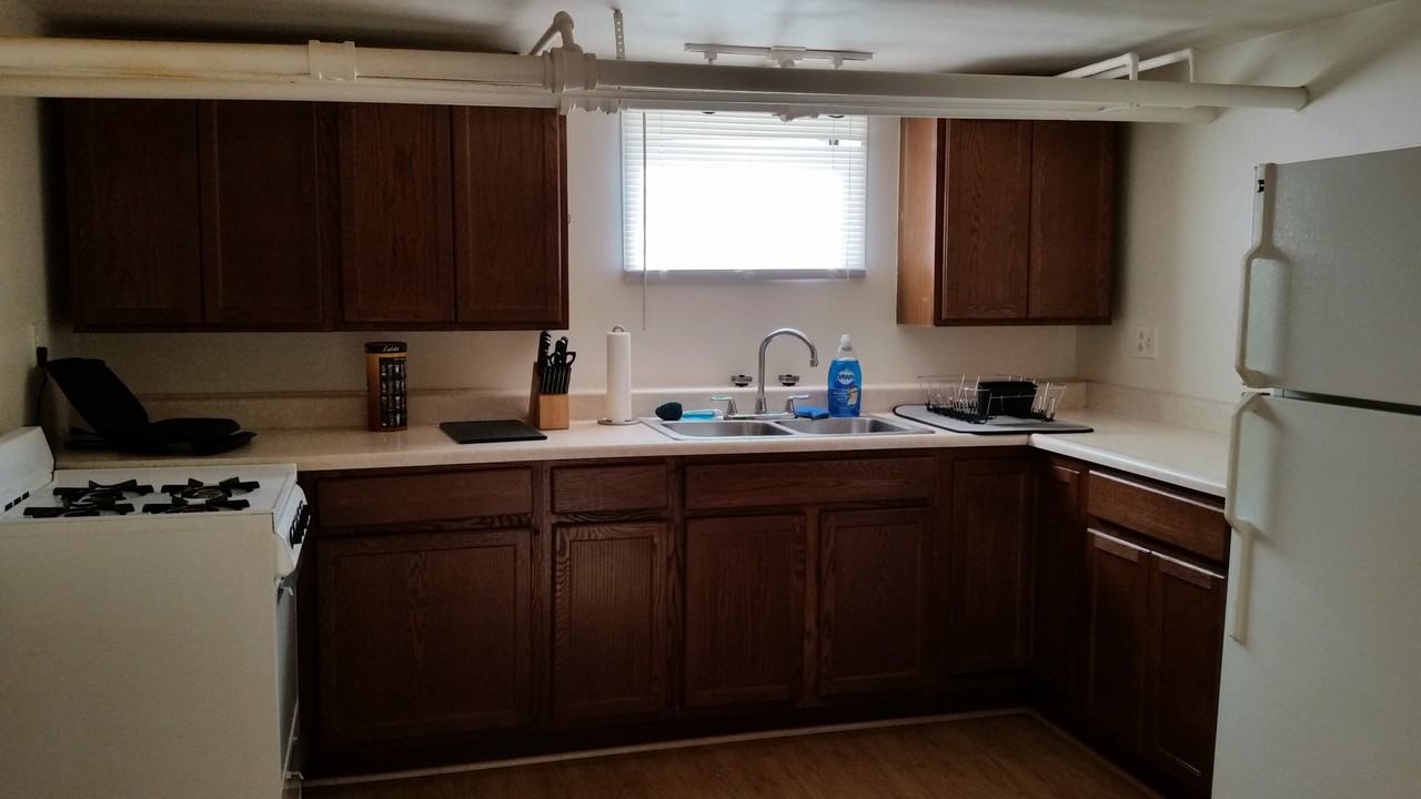 407 Adams St #C - Photo 5 of 7