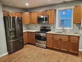 featured image of 202 Hope St #3