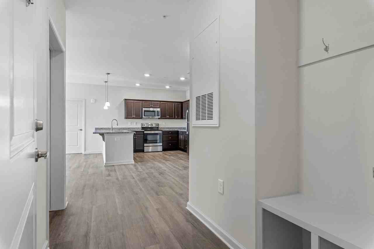 190 Grove Cir - Photo 2 of 29