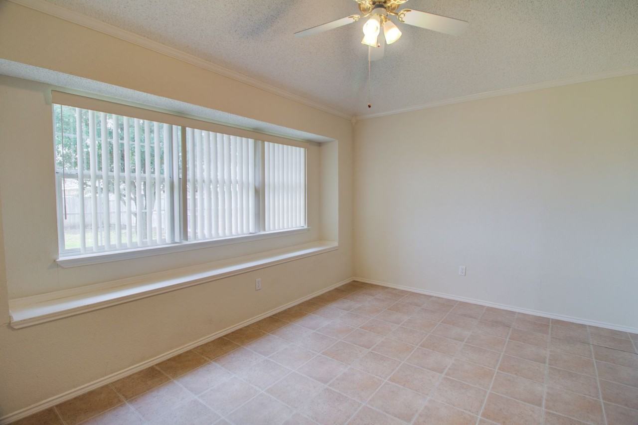 10500 Sierra West Dr - Photo 6 of 18