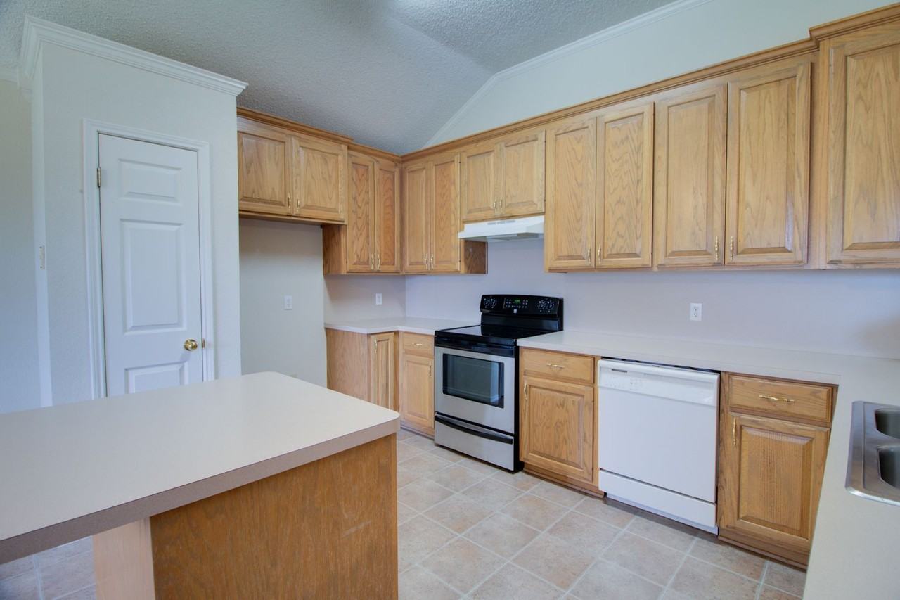 10500 Sierra West Dr - Photo 7 of 18