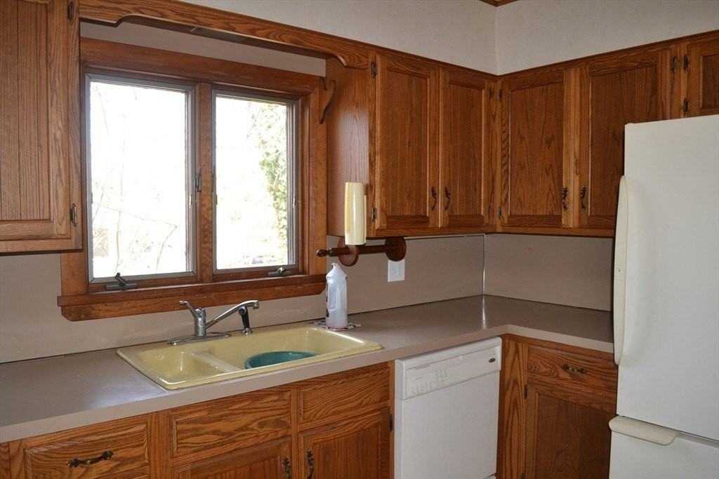 1421 Morton Ave - Photo 5 of 20