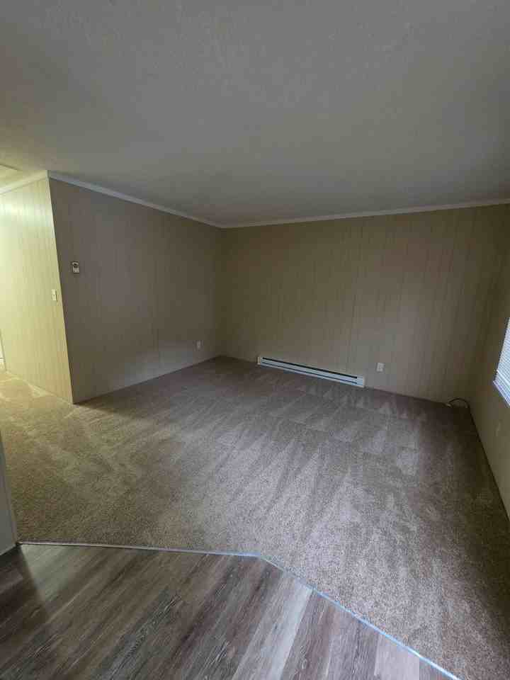 1910 Whitehall St - Photo 3 of 8