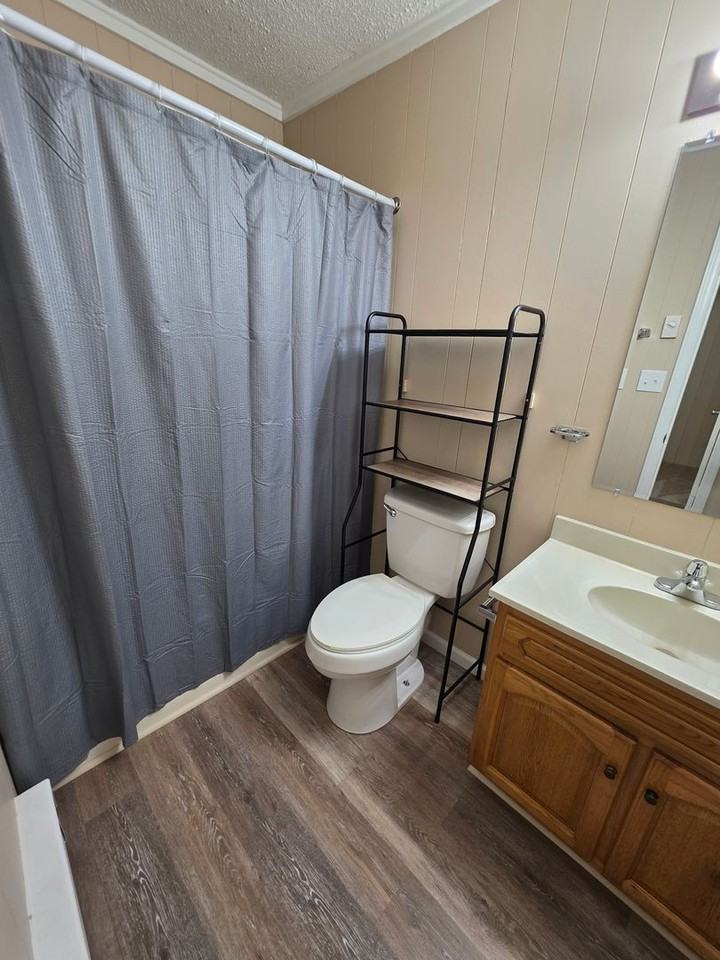 1910 Whitehall St - Photo 5 of 8