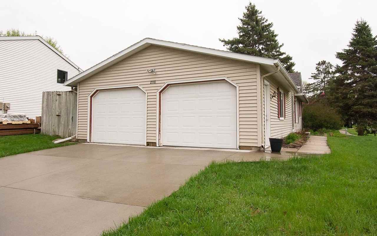 2110 26th Ave Nw - Photo 2 of 23