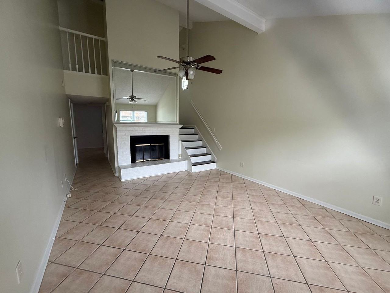 307 Bracken Pl - Photo 3 of 10