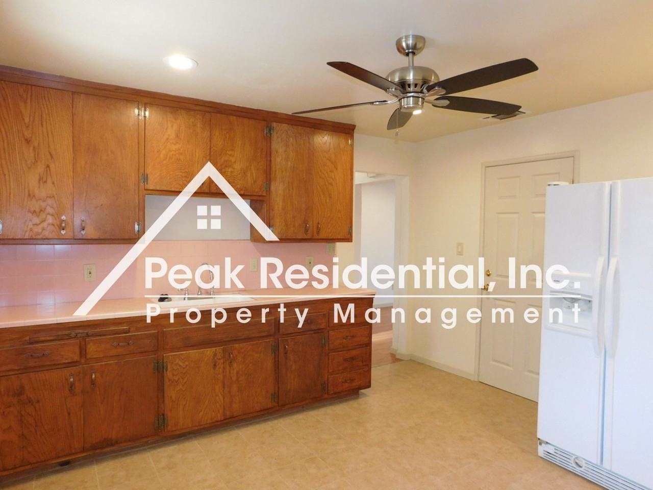 6100 Madison Ave - Photo 4 of 11
