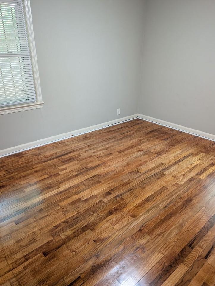 246 Robert E Lee Dr - Photo 2 of 10