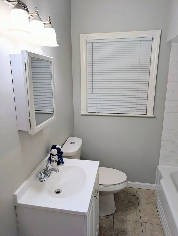 246 Robert E Lee Dr - Photo 4 of 10