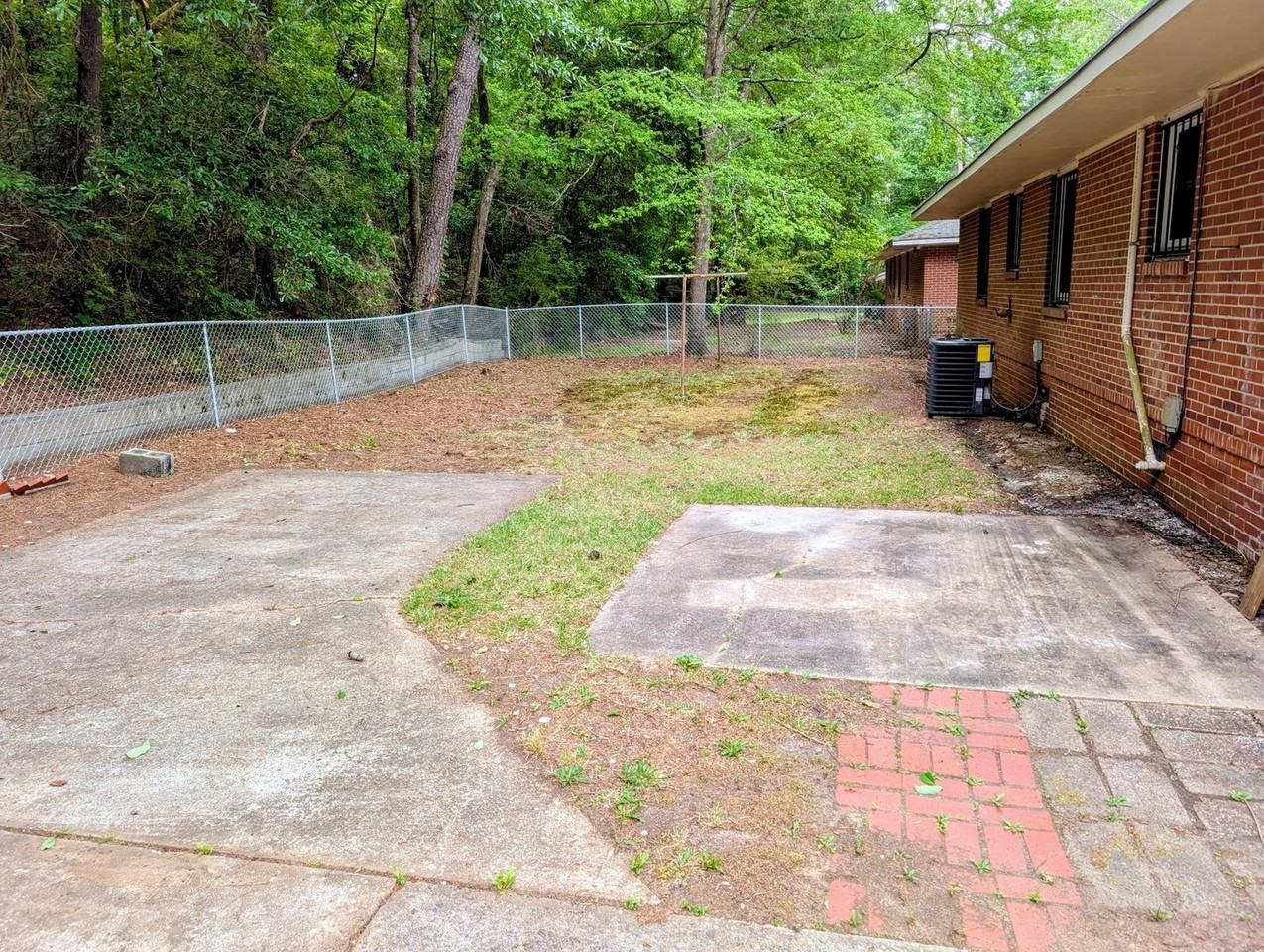 246 Robert E Lee Dr - Photo 7 of 10